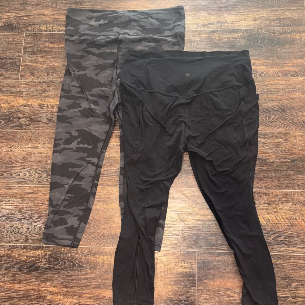 Athleta Black Salutation & Camo Elation 7/8 Set Leggings Size XL